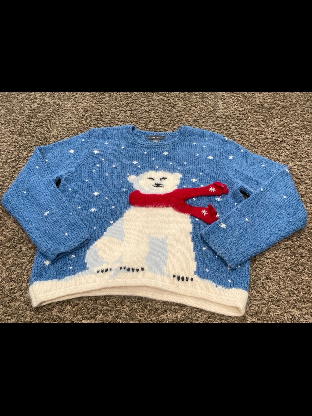 Northern isles wool blend polar bear sweater size large